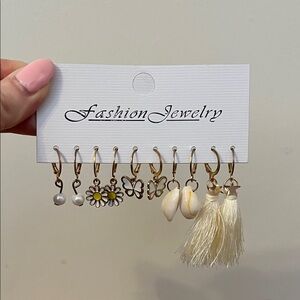 FREE‎ WITH BUNDLE Fashion Jewelry Gold and White Earring Set